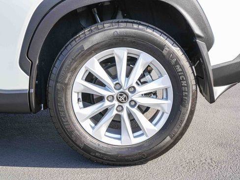 Used 2023 Toyota Corolla Cross LE w/ Black Badges Package (TMS) FWD image 12