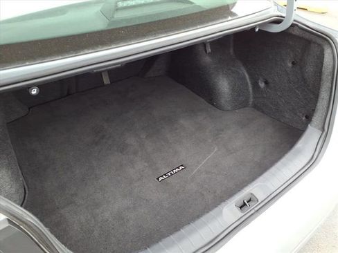 Used 2024 Nissan Altima 2.5 SV FWD image 19