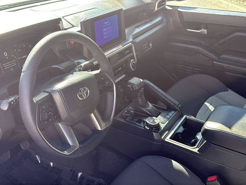 Used 2025 Toyota Tacoma TRD Off-Road AWD/4WD image 25