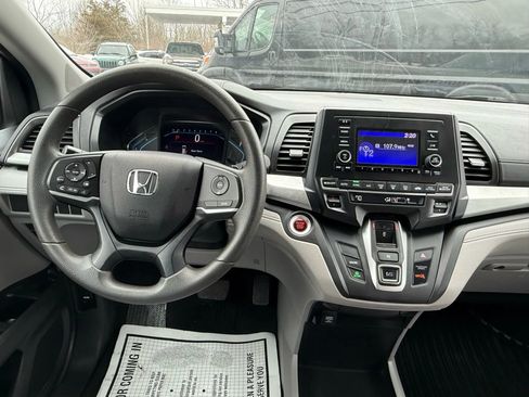 Used 2018 Honda Odyssey LX image 19