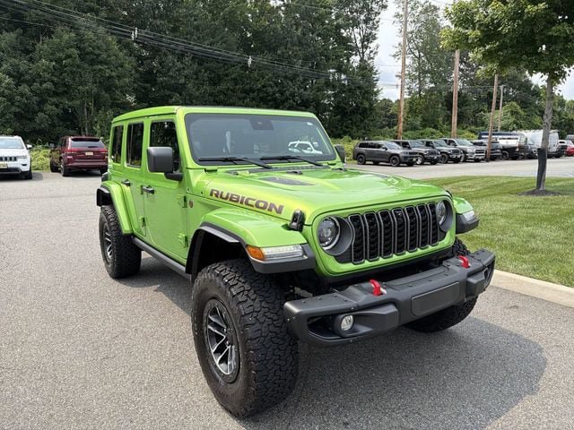 Used 2025 Jeep Wrangler Unlimited Rubicon AWD/4WD image 2