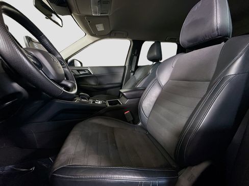 Used 2023 Mitsubishi Outlander SE image 22