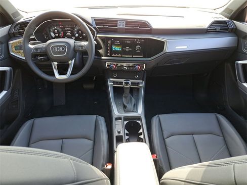 New 2025 Audi Q3 2.0T Premium image 24