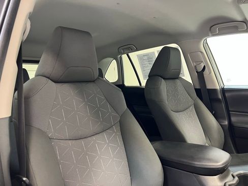 Used 2022 Toyota RAV4 XLE image 31