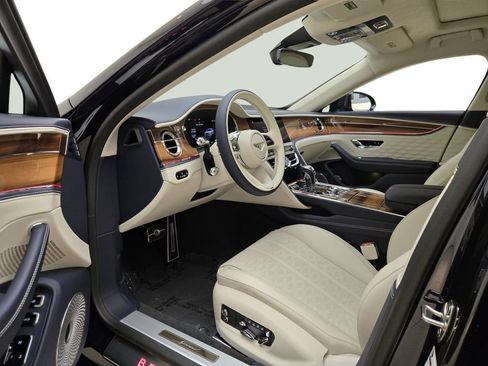 New 2025 Bentley Flying Spur Plug-In Hybrid image 19