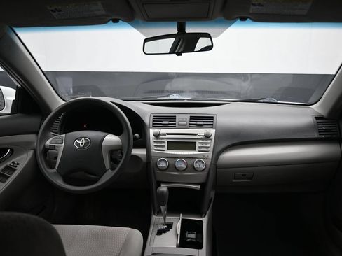 Used 2011 Toyota Camry LE FWD image 34