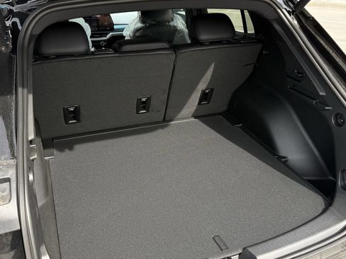 New 2026 Chevrolet Equinox EV LT image 24