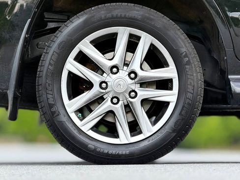 Used 2015 Lexus LX 570 4WD w/ Luxury Package image 19
