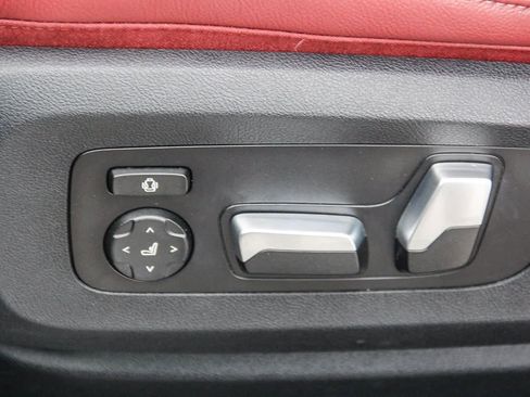 Used 2021 BMW X6 xDrive40i w/ Premium Package image 19