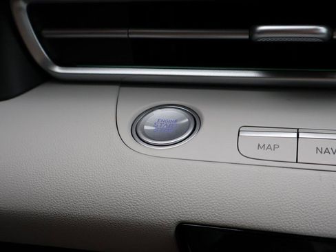 New 2025 Hyundai Elantra Limited image 33