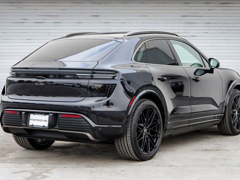 Certified 2025 Porsche Macan Turbo Electric image 7