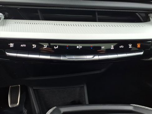 Certified 2025 Cadillac Optiq Luxury 1 w/ LPO, Floor Liner Package image 30