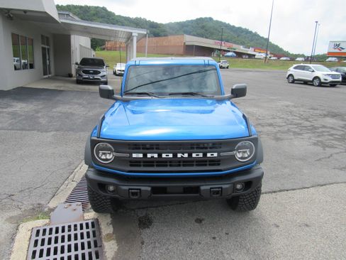 Used 2024 Ford Bronco Black Diamond w/ Sasquatch Package image 3