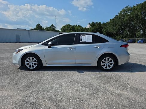 Used 2026 Toyota Corolla LE FWD image 5