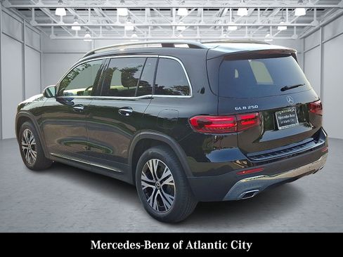 Certified 2024 Mercedes-Benz GLB 250 4MATIC image 4