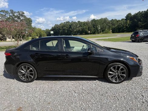 Used 2021 Toyota Corolla SE FWD image 5