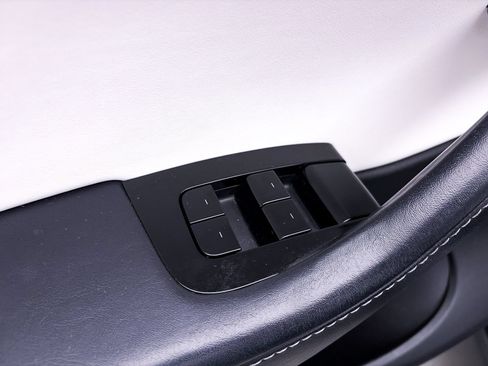 Used 2020 Tesla Model Y Long Range AWD/4WD image 17