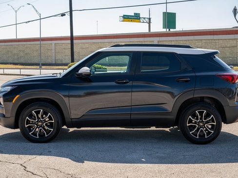 Used 2021 Chevrolet TrailBlazer ACTIV w/ Technology Package image 4