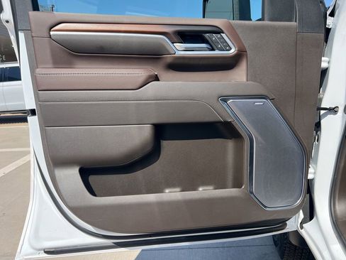 Used 2025 GMC Sierra 3500 Denali w/ Denali Reserve Package image 16