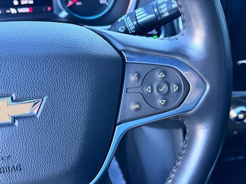 Used 2022 Chevrolet Traverse LT image 17