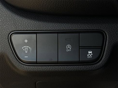 Used 2025 Kia Seltos S image 22