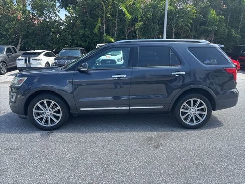 Used 2017 Ford Explorer Limited w/ Equipment Group 301A AWD/4WD image 4