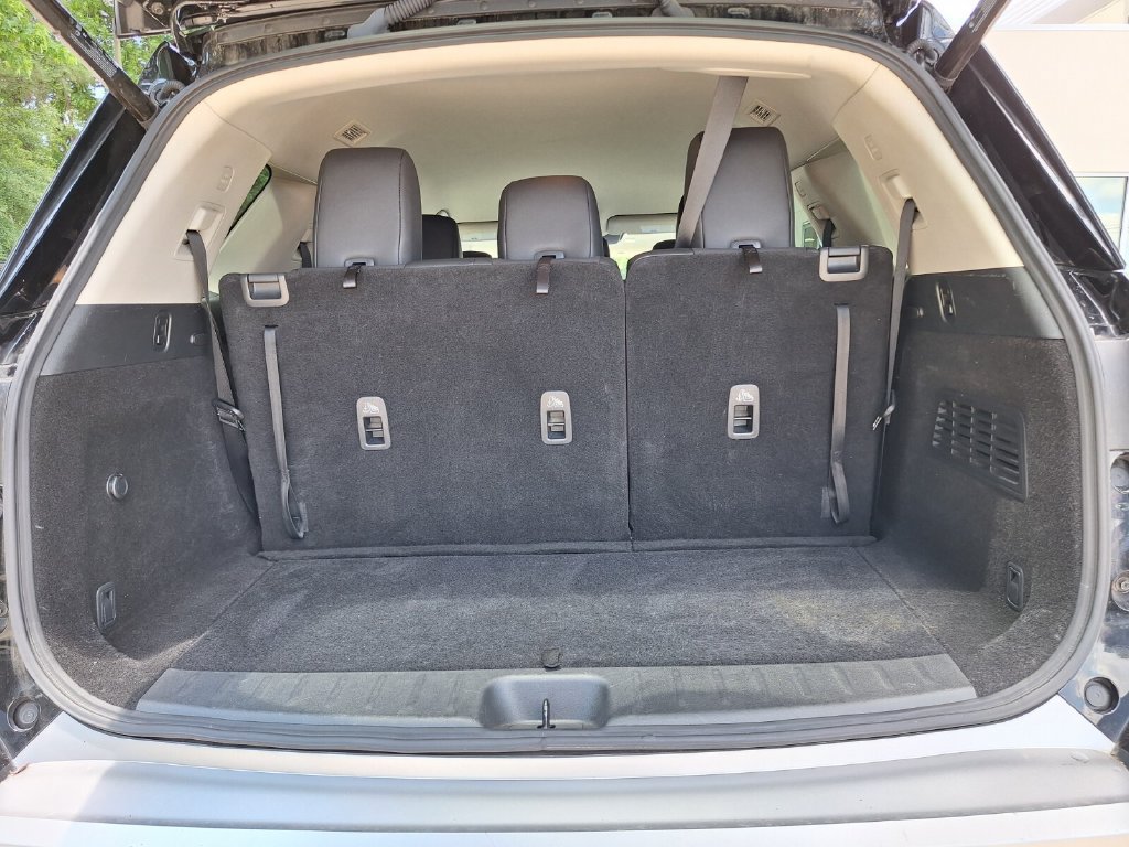 Used 2025 Nissan Pathfinder SL FWD image 25