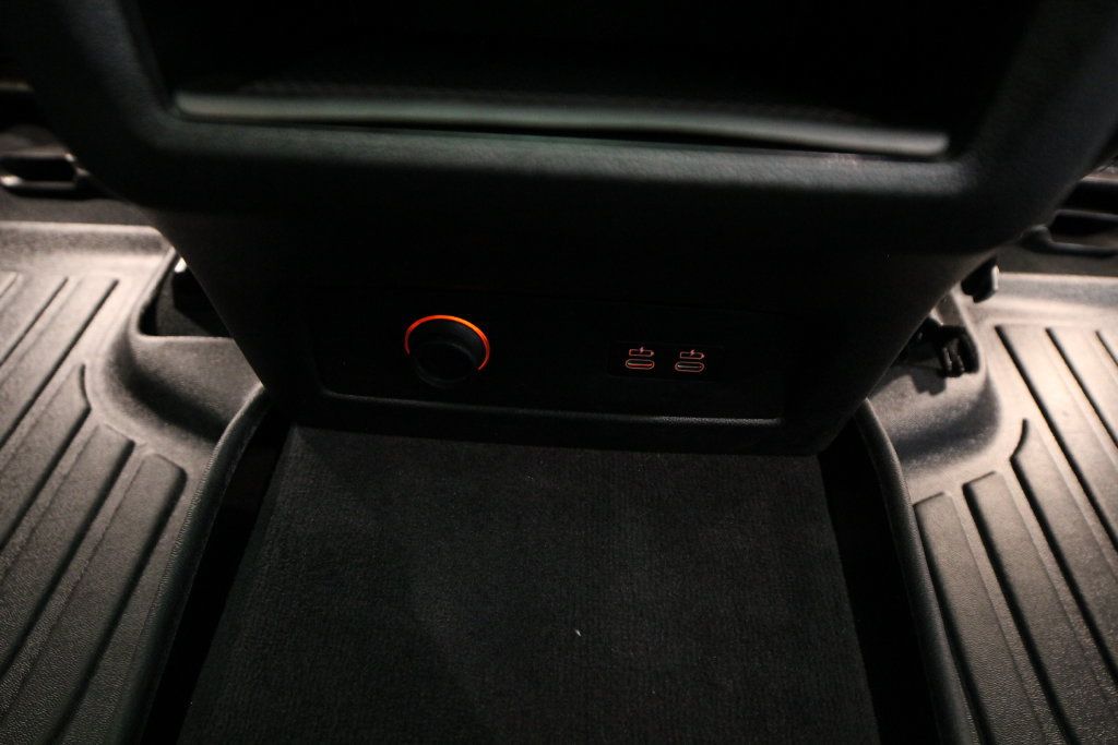 Used 2020 BMW X7 xDrive40i w/ Cold Weather Package AWD/4WD image 54