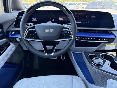 New 2026 Cadillac Optiq Luxury 2 image 17