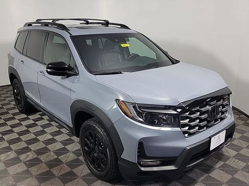 Certified 2022 Honda Passport TrailSport image 2