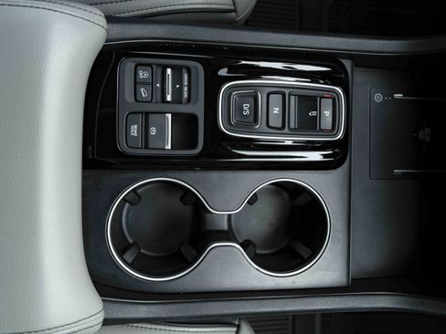 Certified 2025 Honda Pilot Elite image 28