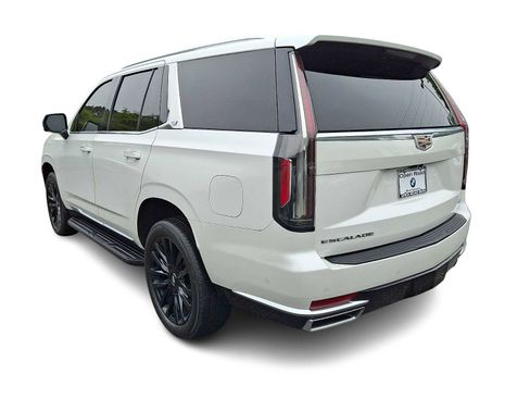 Used 2021 Cadillac Escalade Premium Luxury AWD/4WD image 4