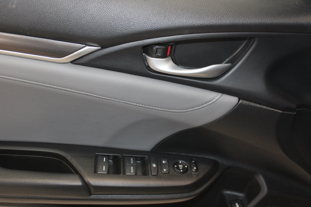 Used 2021 Honda Civic EX-L image 6