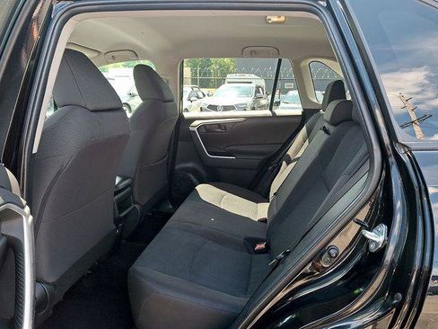Certified 2021 Toyota RAV4 LE AWD/4WD image 6