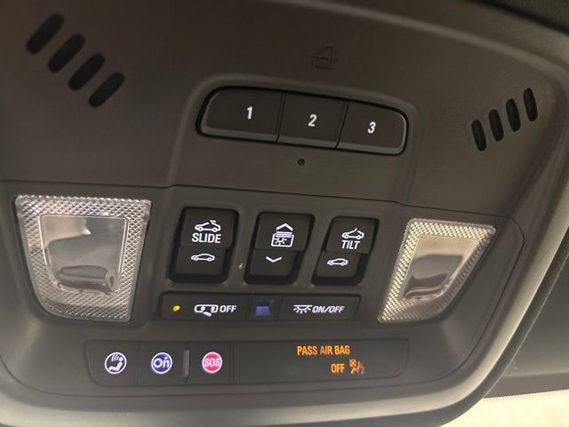 Used 2022 Chevrolet Traverse Premier AWD/4WD image 26