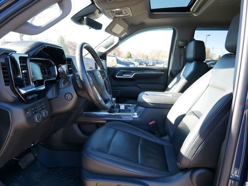 Used 2022 Chevrolet Silverado 1500 LTZ w/ LTZ Premium Package image 26