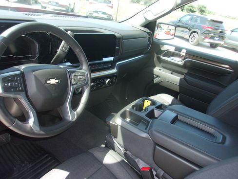 Used 2023 Chevrolet Silverado 1500 LT AWD/4WD image 13