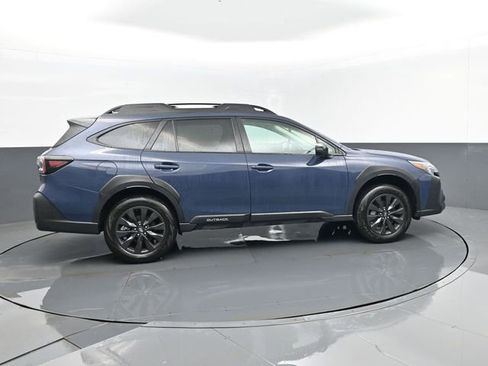 Used 2025 Subaru Outback Onyx Edition image 4