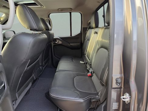 Used 2021 Nissan Frontier PRO-4X w/ Pro-4x Utility Package image 7