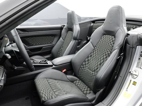 Certified 2026 Porsche 911 Carrera GTS RWD image 5