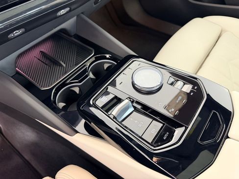 Certified 2025 BMW 530i RWD image 17