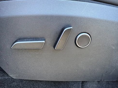 Used 2023 Tesla Model Y Performance AWD/4WD image 15