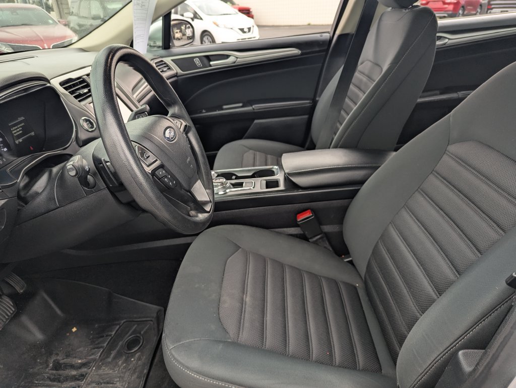Used 2019 Ford Fusion SE AWD/4WD image 26