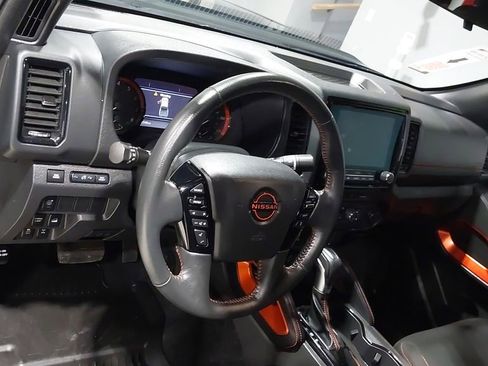 Used 2024 Nissan Frontier PRO-4X w/ Technology Package image 18