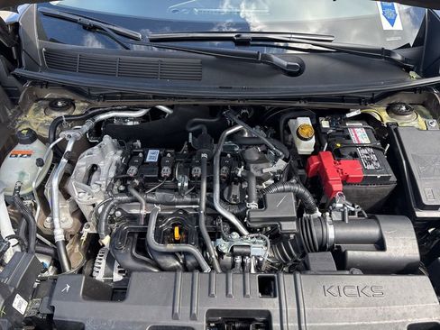 Certified 2025 Nissan Kicks SV w/ SV Premium Package AWD/4WD image 11
