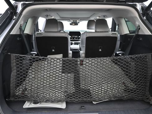 Used 2021 Toyota Highlander Platinum AWD/4WD image 19