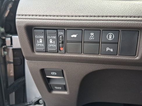 Used 2024 Honda Odyssey Touring image 26
