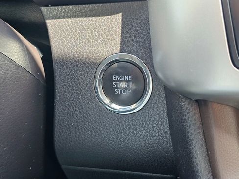 Used 2018 Toyota Highlander Limited AWD/4WD image 28