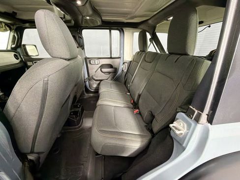 Used 2024 Jeep Wrangler Willys image 23
