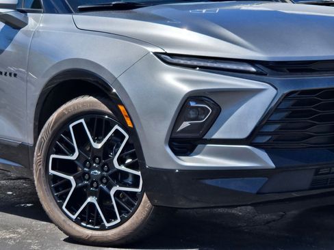 Certified 2023 Chevrolet Blazer RS w/ Driver Confidence II Package AWD/4WD image 3